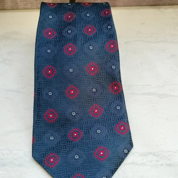 Cremieux Silk Necktie Tie Blue Red Geometric Pattern Handmade in USA Textured - Picture 5 of 7